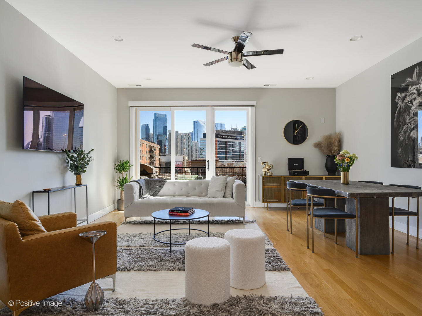 680 N Milwaukee Avenue 503