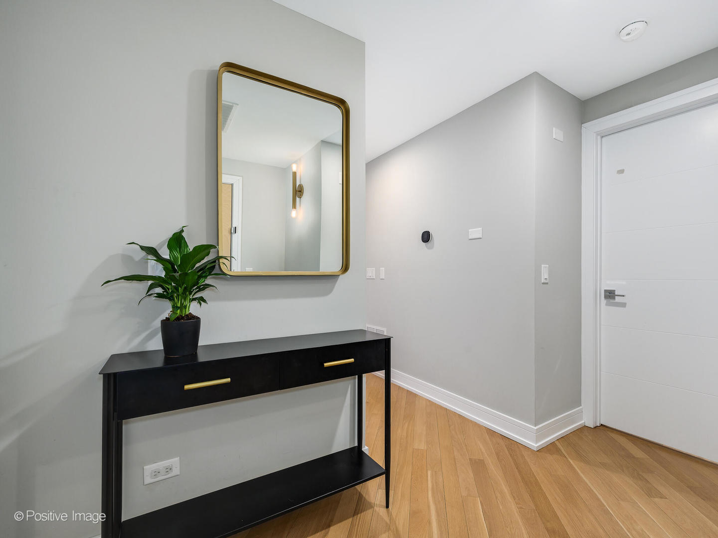 680 N Milwaukee Avenue 503