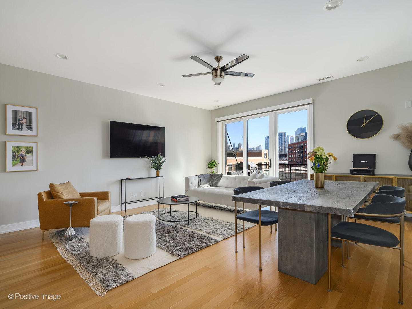 680 N Milwaukee Avenue 503