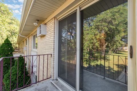 Tiny photo for 5740 Concord Lane #12, Clarendon Hills, IL 60514 (MLS # 12604639)