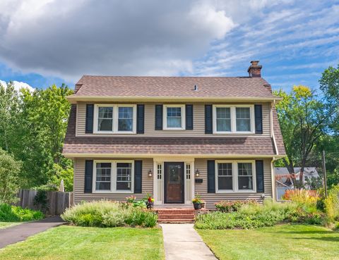 Photo of 146 Le Grande Boulevard, Aurora, IL 60506 (MLS # 12491775)