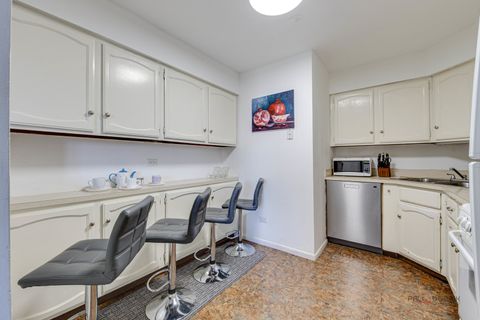 Tiny photo for 4 PARKSIDE Court #12, Vernon Hills, IL 60061 (MLS # 12495466)