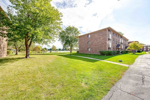 Tiny photo for 4 PARKSIDE Court #12, Vernon Hills, IL 60061 (MLS # 12495466)