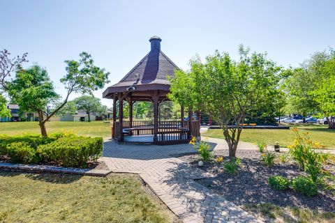 Tiny photo for 4 PARKSIDE Court #12, Vernon Hills, IL 60061 (MLS # 12495466)