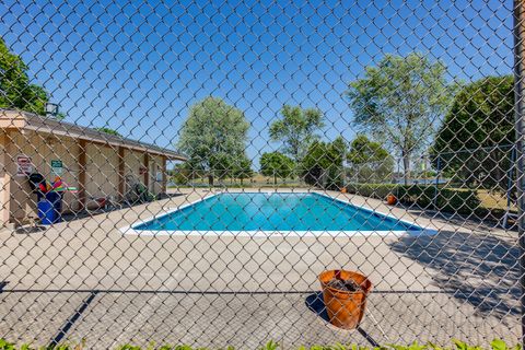 Tiny photo for 4 PARKSIDE Court #12, Vernon Hills, IL 60061 (MLS # 12495466)