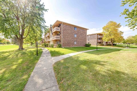 Tiny photo for 4 PARKSIDE Court #12, Vernon Hills, IL 60061 (MLS # 12495466)