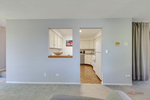 Tiny photo for 4 PARKSIDE Court #12, Vernon Hills, IL 60061 (MLS # 12495466)