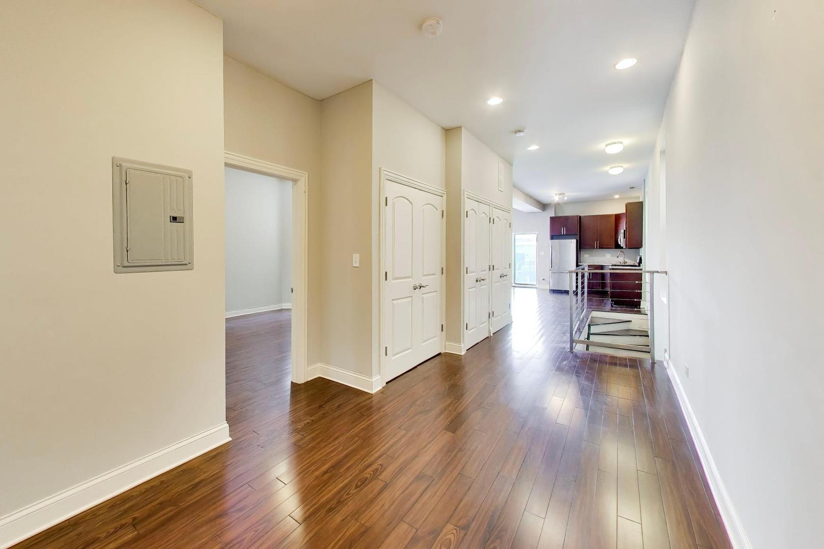 1312 N Claremont Avenue