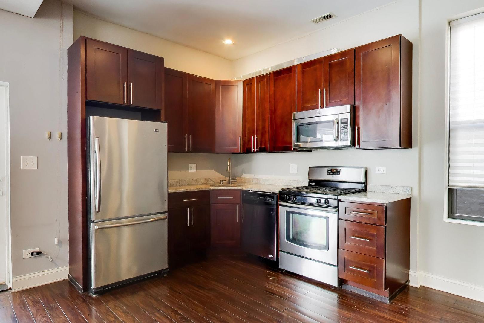 1312 N Claremont Avenue