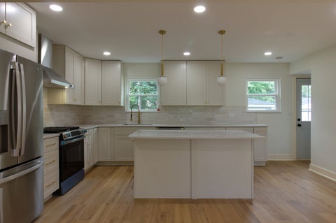 Tiny photo for 829 E Evergreen Street, Wheaton, IL 60187 (MLS # 12776186)