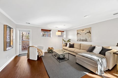 Tiny photo for 656 W Buckingham Place #1E, Chicago, IL 60657 (MLS # 12591930)