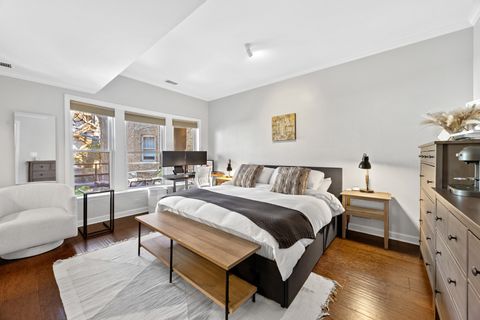 Tiny photo for 656 W Buckingham Place #1E, Chicago, IL 60657 (MLS # 12591930)
