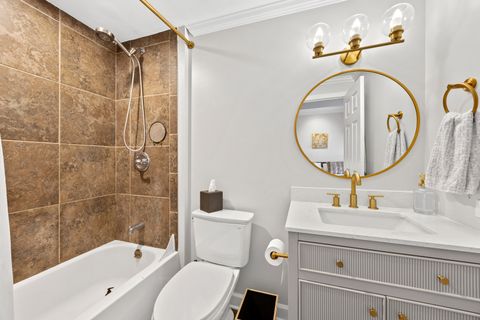 Tiny photo for 656 W Buckingham Place #1E, Chicago, IL 60657 (MLS # 12591930)