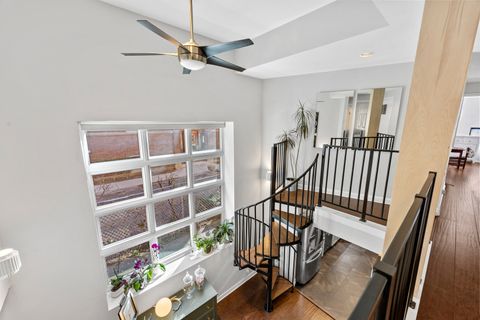 Tiny photo for 656 W Buckingham Place #1E, Chicago, IL 60657 (MLS # 12591930)
