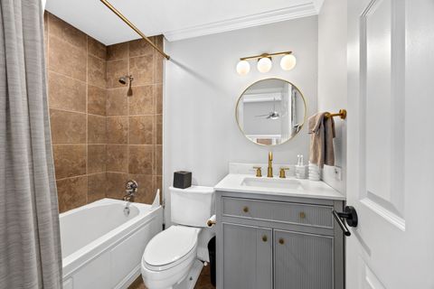 Tiny photo for 656 W Buckingham Place #1E, Chicago, IL 60657 (MLS # 12591930)