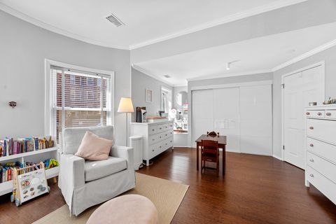 Tiny photo for 656 W Buckingham Place #1E, Chicago, IL 60657 (MLS # 12591930)