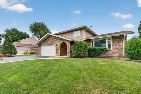 Photo of 29W055 Schillinger Drive, Naperville, IL 60564 (MLS # 12732343)