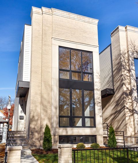 Photo of 1418 W Warner Avenue, Chicago, IL 60613 (MLS # 12651327)