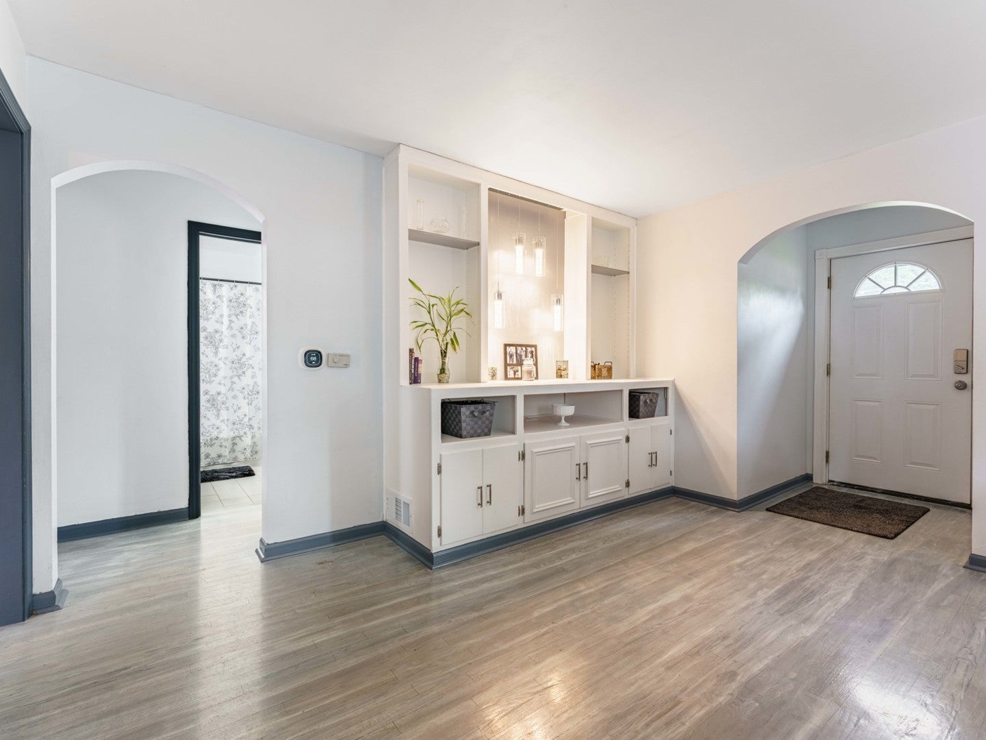 301 W Lonnquist Boulevard