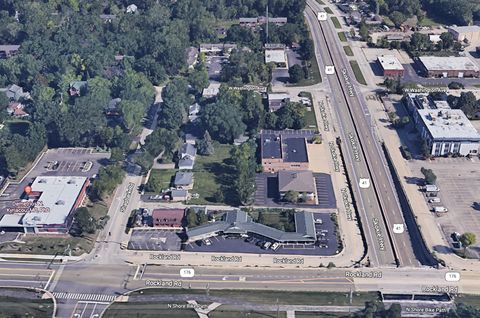 Tiny photo for 11 Shagbark Road, Lake Bluff, IL 60044 (MLS # 12371395)