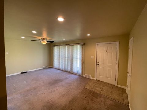 Tiny photo for 11 Shagbark Road, Lake Bluff, IL 60044 (MLS # 12371395)