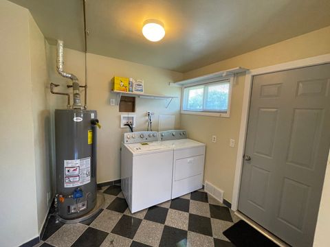 Tiny photo for 11 Shagbark Road, Lake Bluff, IL 60044 (MLS # 12371395)