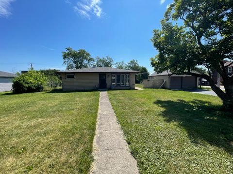 Tiny photo for 11 Shagbark Road, Lake Bluff, IL 60044 (MLS # 12371395)