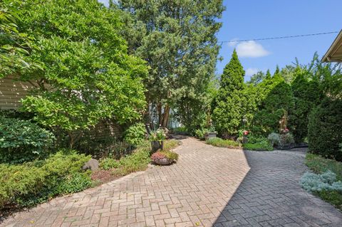Tiny photo for 7842 E Prairie Road, Skokie, IL 60076 (MLS # 12450487)