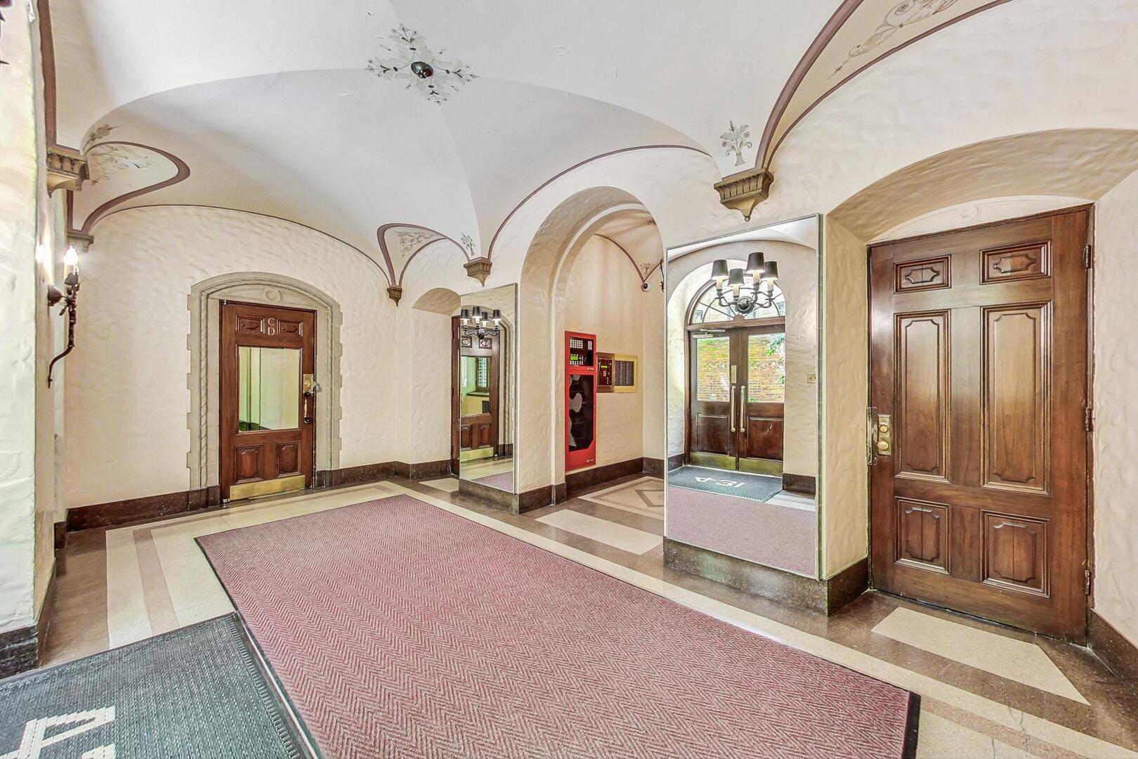 431 W OAKDALE Avenue 11A