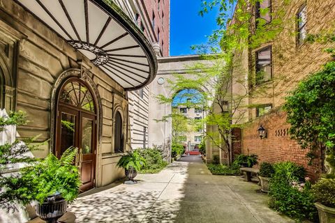 Tiny photo for 431 W OAKDALE Avenue #11A, Chicago, IL 60657 (MLS # 12449506)