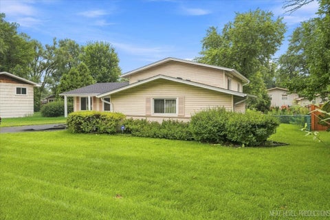 Tiny photo for 627 Maple Avenue, Lisle, IL 60532 (MLS # 12733447)