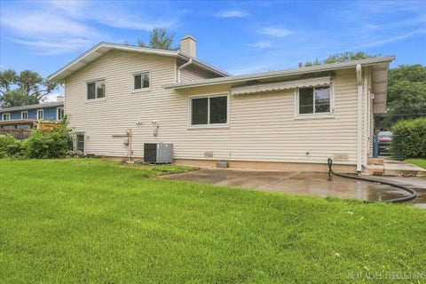 Tiny photo for 627 Maple Avenue, Lisle, IL 60532 (MLS # 12733447)