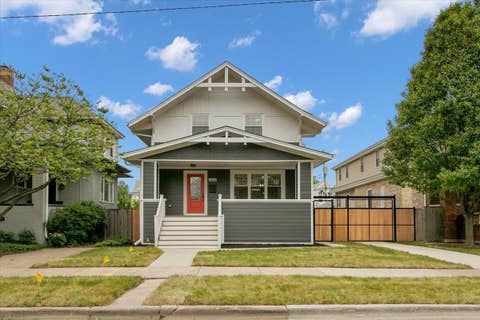 Photo of 4036 W Warwick Avenue, Chicago, IL 60641 (MLS # 12720038)