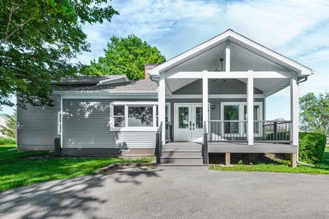 Photo of 7423 N 1550 East Road, Heyworth, IL 61745 (MLS # 12663478)
