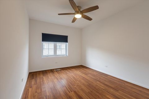 Tiny photo for 183 N East River Road #D3, Des Plaines, IL 60016 (MLS # 12474321)