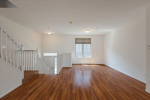 Tiny photo for 183 N East River Road #D3, Des Plaines, IL 60016 (MLS # 12474321)
