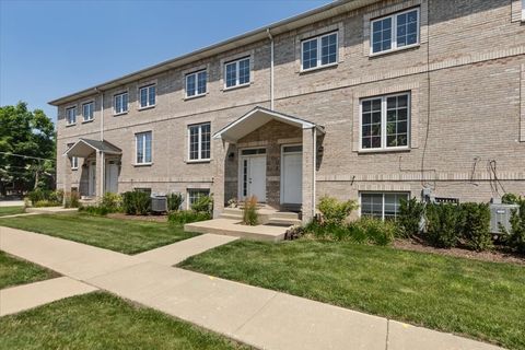 Photo of 183 N East River Road #D3, Des Plaines, IL 60016 (MLS # 12474321)