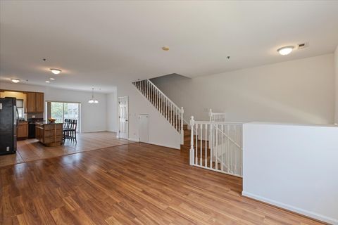 Tiny photo for 183 N East River Road #D3, Des Plaines, IL 60016 (MLS # 12474321)