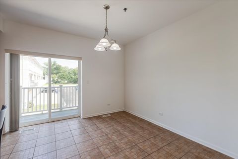 Tiny photo for 183 N East River Road #D3, Des Plaines, IL 60016 (MLS # 12474321)