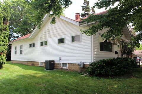 Tiny photo for 426 S Clinton Street, Clinton, IL 61727 (MLS # 12673951)