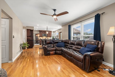 Tiny photo for 1875 Hawk Lane, Elk Grove Village, IL 60007 (MLS # 12708410)