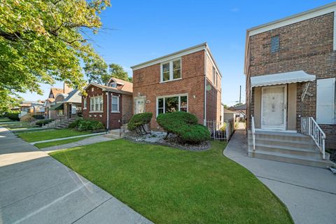 Tiny photo for 10047 S Calumet Avenue, Chicago, IL 60628 (MLS # 12489803)