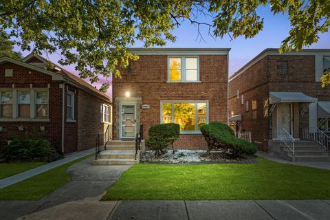 Tiny photo for 10047 S Calumet Avenue, Chicago, IL 60628 (MLS # 12489803)