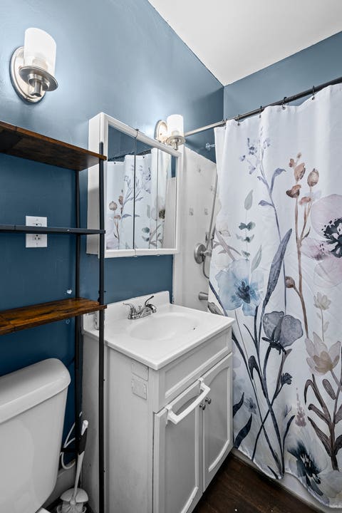 Tiny photo for 922 Madison Street, Davenport, IA 52804 (MLS # 12673628)