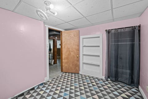 Tiny photo for 922 Madison Street, Davenport, IA 52804 (MLS # 12673628)
