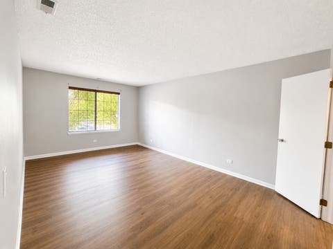 Tiny photo for 520 Biesterfield Road #209, Elk Grove Village, IL 60007 (MLS # 12690442)
