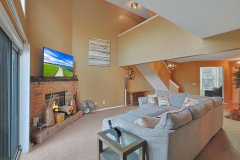 Tiny photo for 1620 Lexington Drive, Montgomery, IL 60538 (MLS # 12498881)