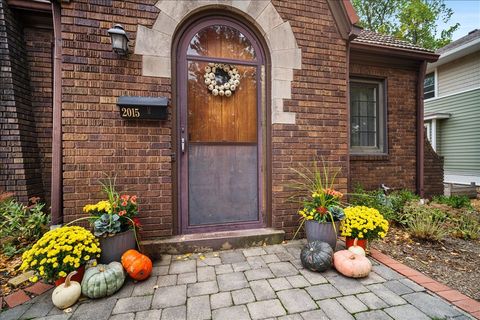 Tiny photo for 2015 E Taylor Street, Bloomington, IL 61701 (MLS # 12499418)