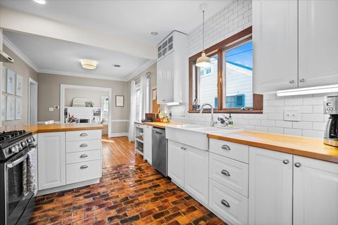 Tiny photo for 2015 E Taylor Street, Bloomington, IL 61701 (MLS # 12499418)
