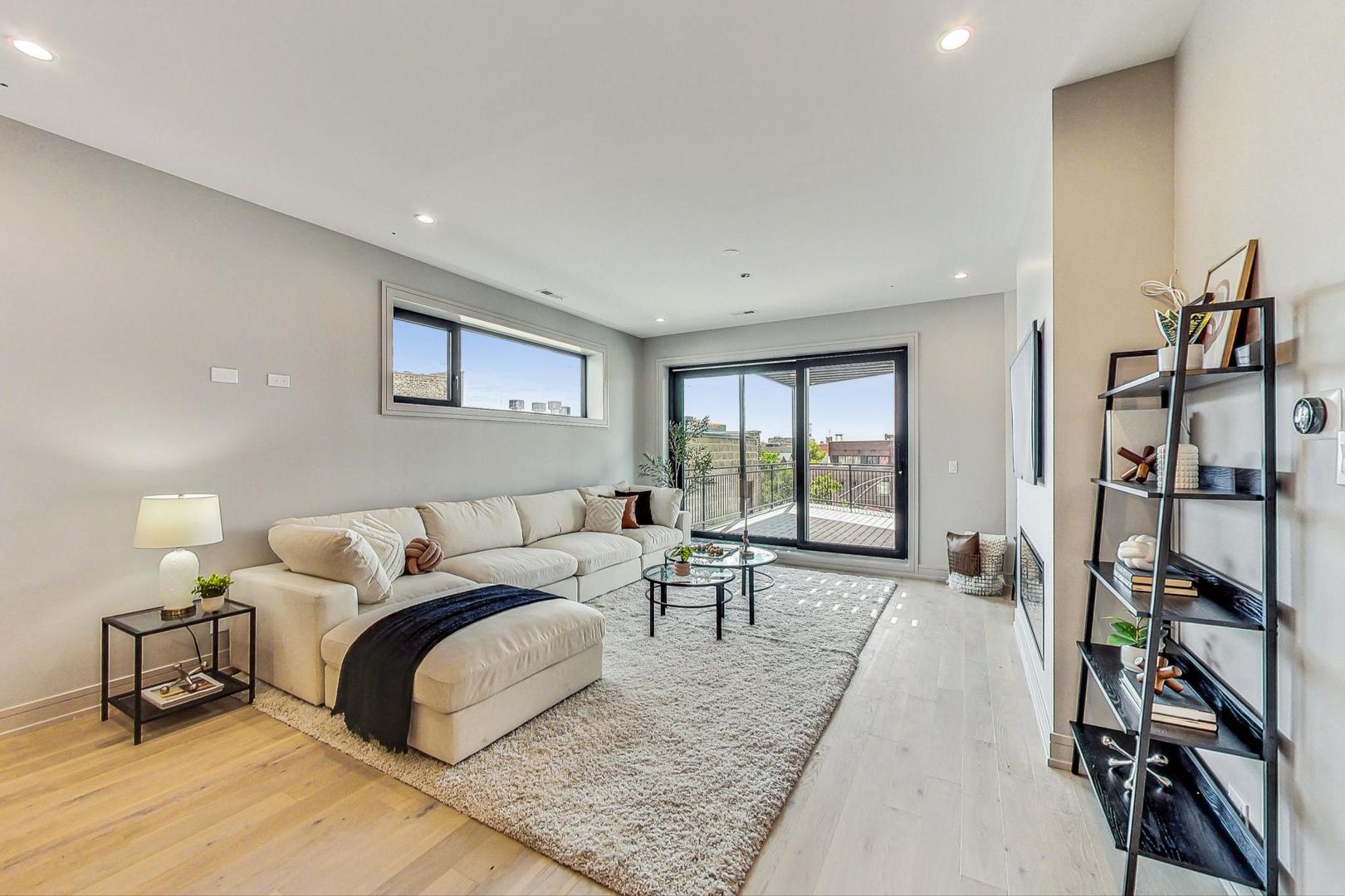 613 N Ogden Avenue 3W